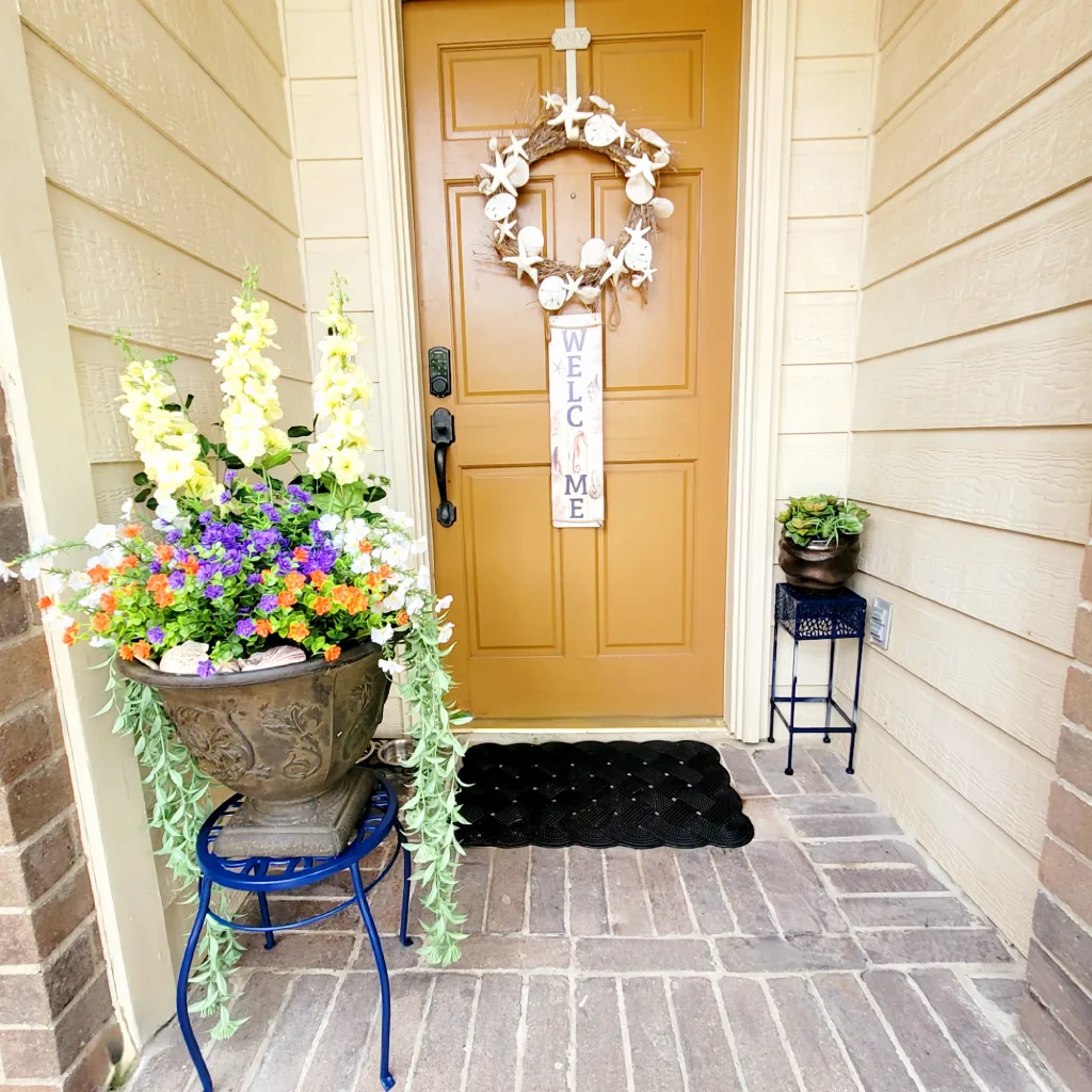 Beautiful Flower Pot Decor Ideas For Your Porch or Deck - How To Decorate A Small Patio - Lani Does It