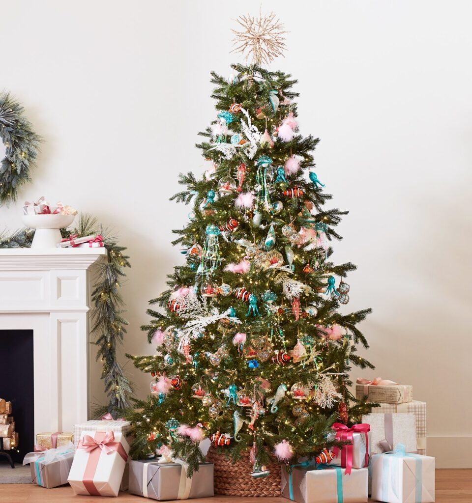12 Coastal Beach Christmas Tree Decor Themes