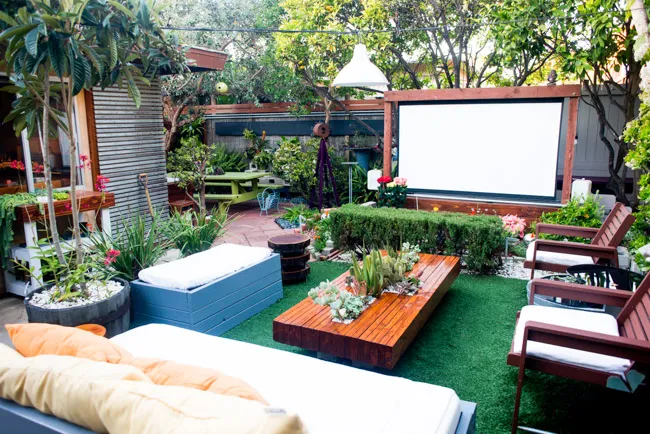 33 Coolest Backyard Ideas To Start Planning Now - DIY Backyard Theater