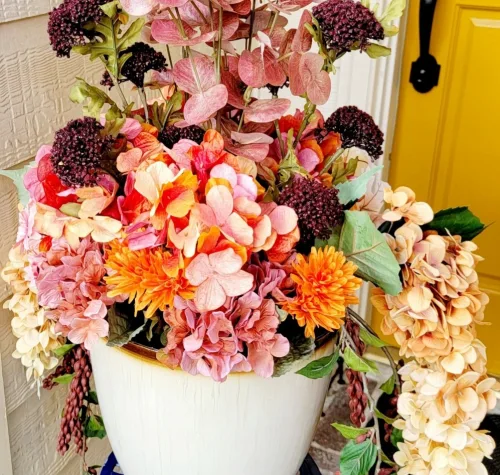 Fall in Love With This Gorgeous Fall-O-Ween Floral DIY