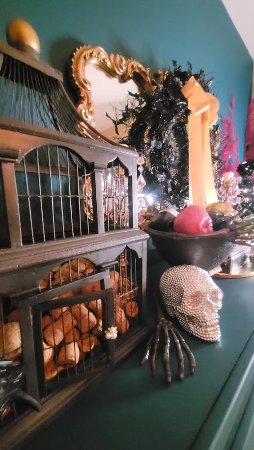Budget Halloween Setup: How to Make It Look Chic, Spooky & Instagram-Worthy