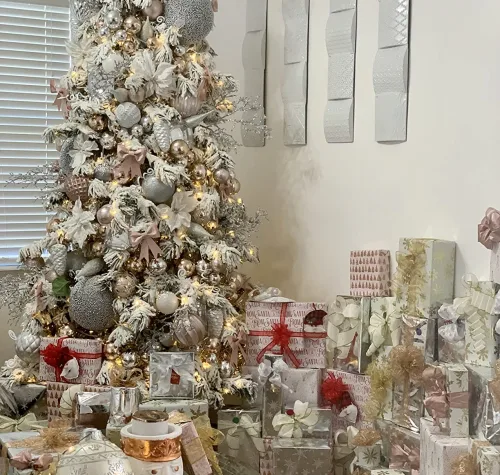 Beautiful Budget Christmas Tree Decorating Tips