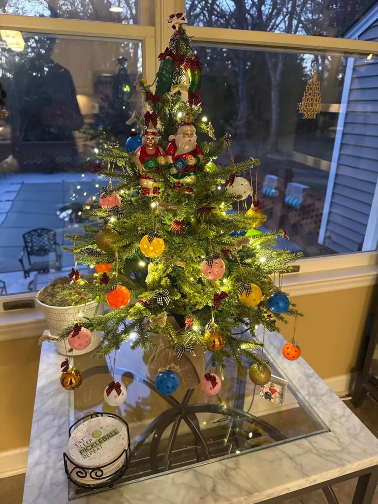 Beautiful Small Christmas Tree Ideas for Tight Spaces