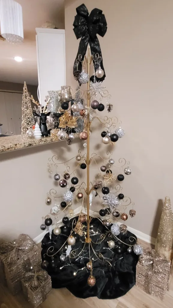How to Style Black and White Christmas Decor That Feels Luxe, Not Basic