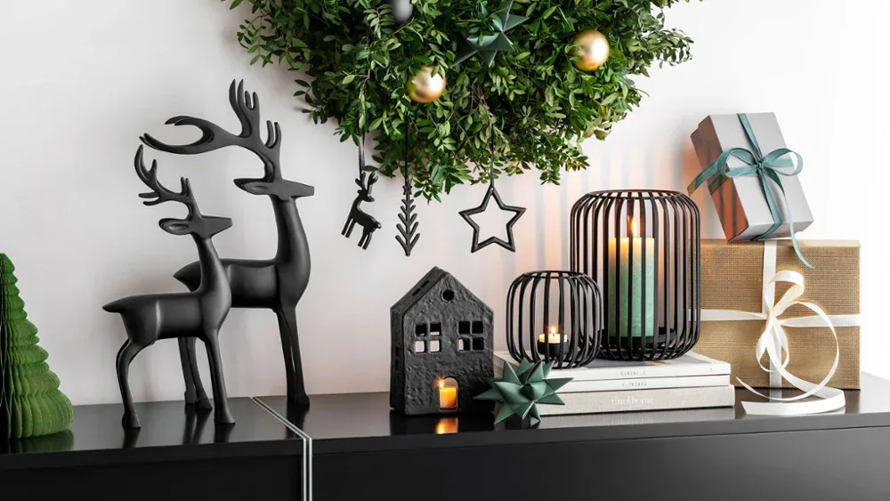 How to Style Black and White Christmas Decor That Feels Luxe, Not Basic