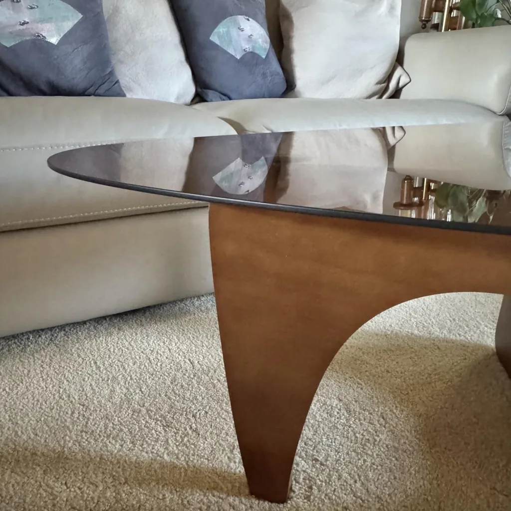 New Year Decluttering Tips for Decor Enthusiasts: Keep What You Love