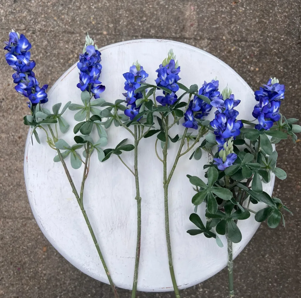 10 Best Wildflowers For Beautiful Centerpieces For Any Occasions