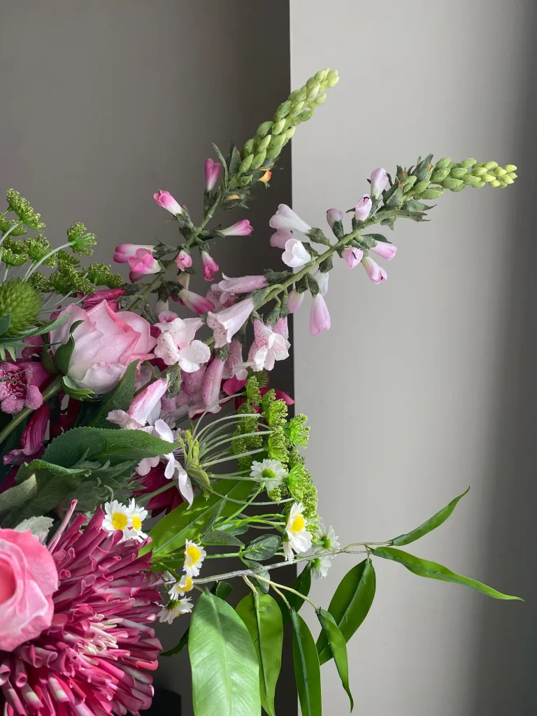 10 Best Wildflowers For Beautiful Centerpieces For Any Occasions