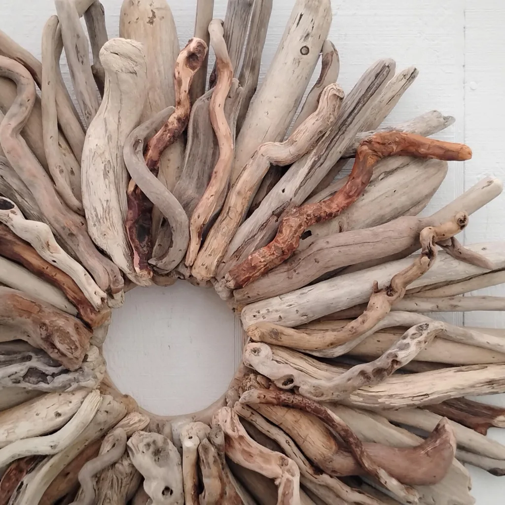 How to Easily Decorate with Driftwood, Pods & Pinecones