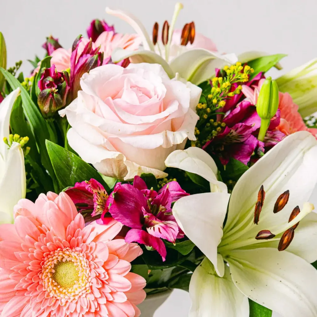 Top 8 Flowers to Make Beautiful Spring Wreaths