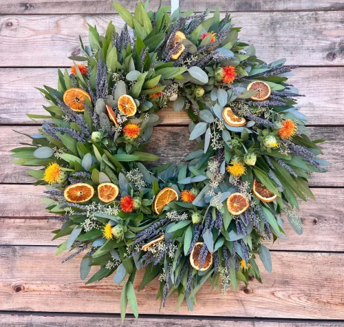 Top 8 Flowers to Make Beautiful Spring Wreaths