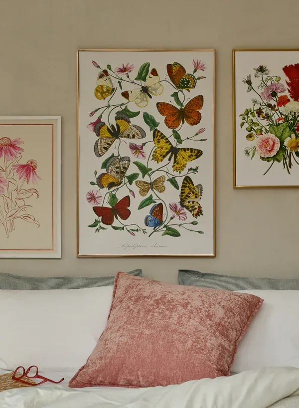 Aesthetic Wall Art Inspiration for Bedroom Design
