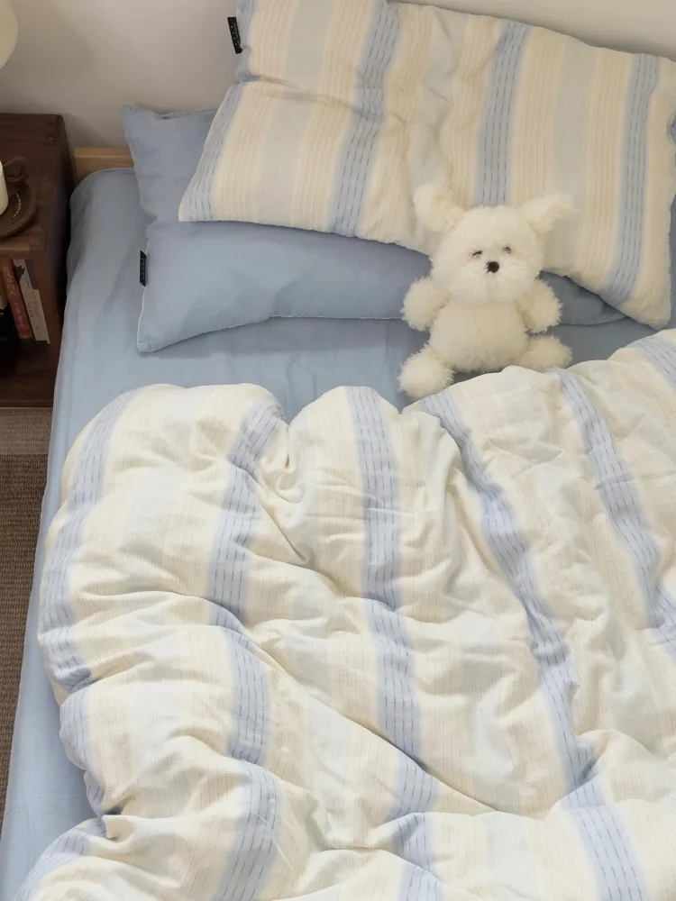 The Lazy Girl’s Easy Guide to a Tidy Home - Soft and Cute Blue Duvet Cover Ideas