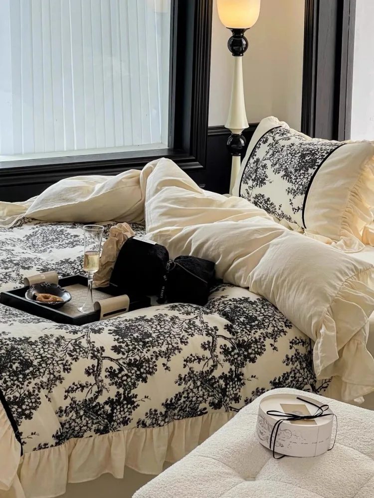 The Lazy Girl’s Easy Guide to a Tidy Home - Cozy And Relaxed Bedroom Styling