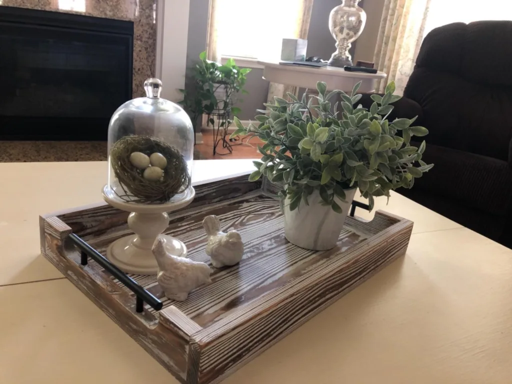 Tray Wood Table Ideas For Cozy And Natural Home Atmospheres - The Rule of Three in Interior Design and How to Use It