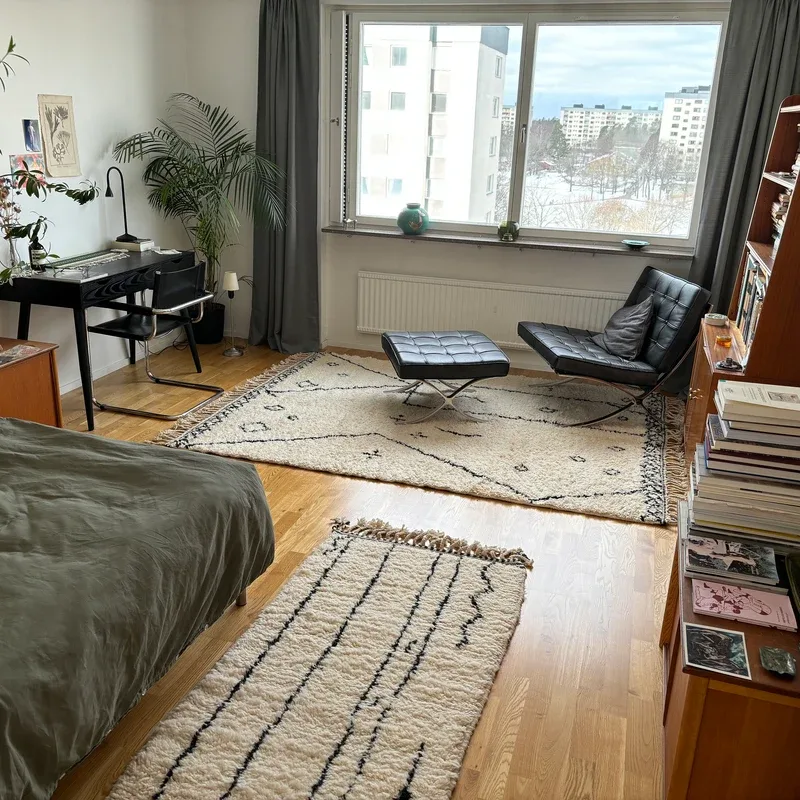 Incredible Simple Rugs for Bedroom Spaces - How to Mix Patterns and Textures the Right Way
