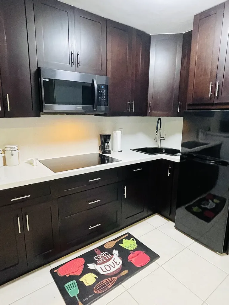 Corner Kitchen Ideas - How to Make Your Kitchen Look Expensive on a Budget