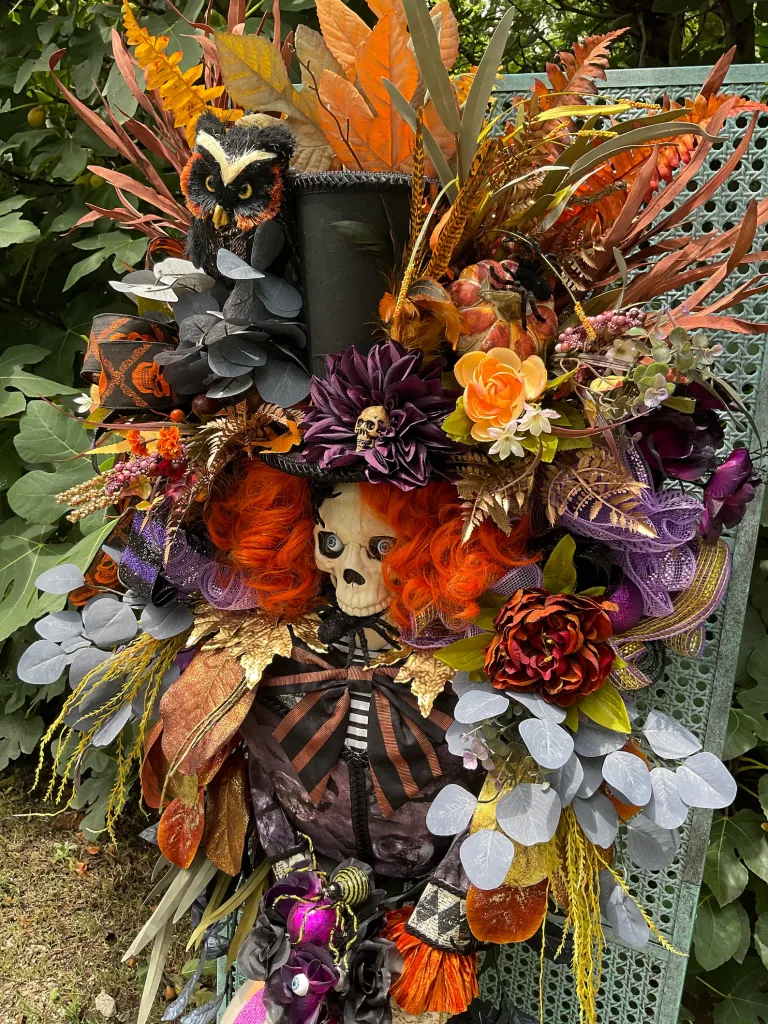 Chic Wreath Decor Inspiration For Modern Halloween Styling - The Ultimate Halloween Decoration Timeline And When to Actually Start
