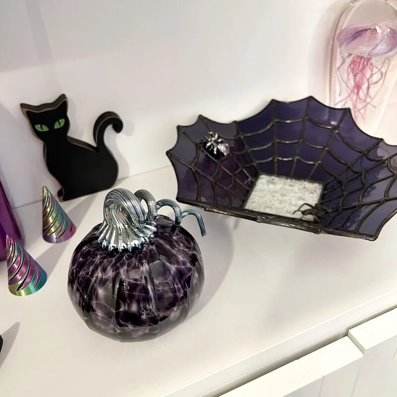 Elegant Pumpkin Decor Ideas For A Sophisticated Halloween Look - The Ultimate Halloween Decoration Timeline And When to Actually Start