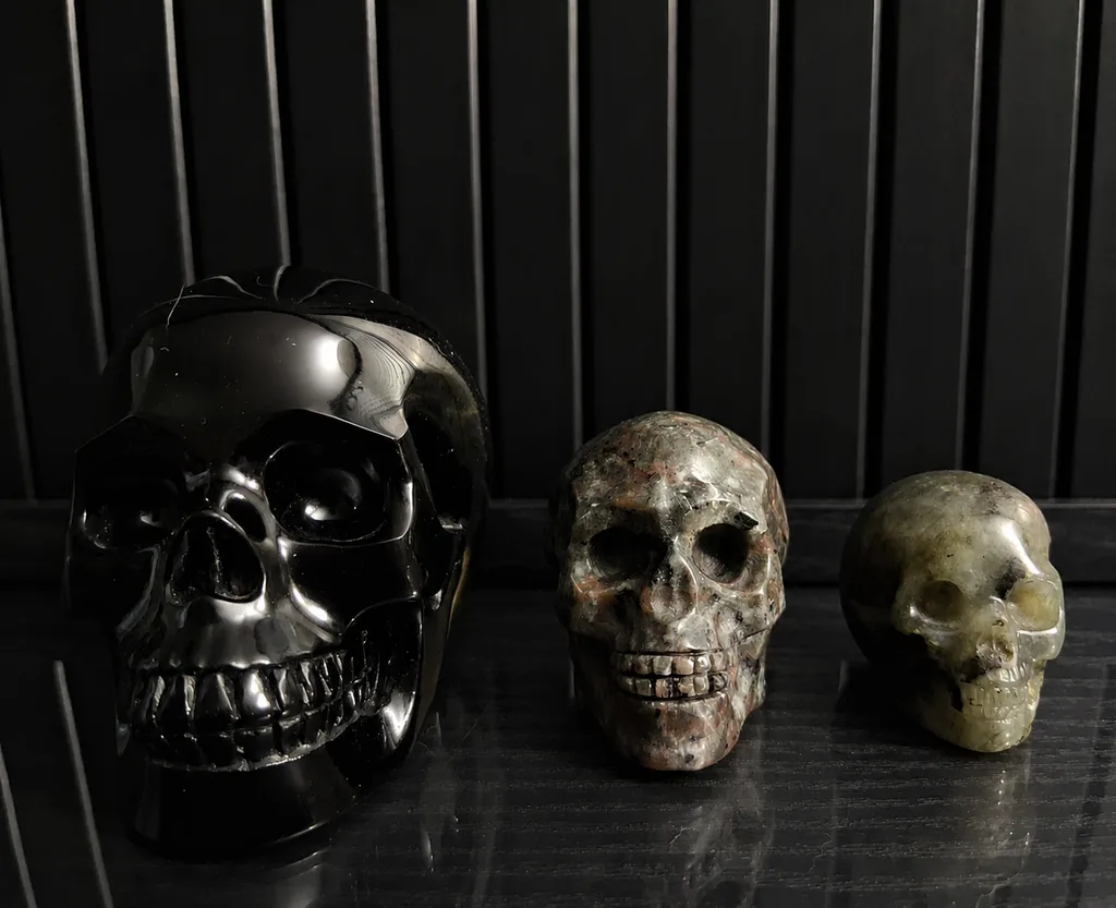 Skeleton Skull Halloween Decor Ideas - Beautiful Ways to Use Skeletons in Your Halloween Decor