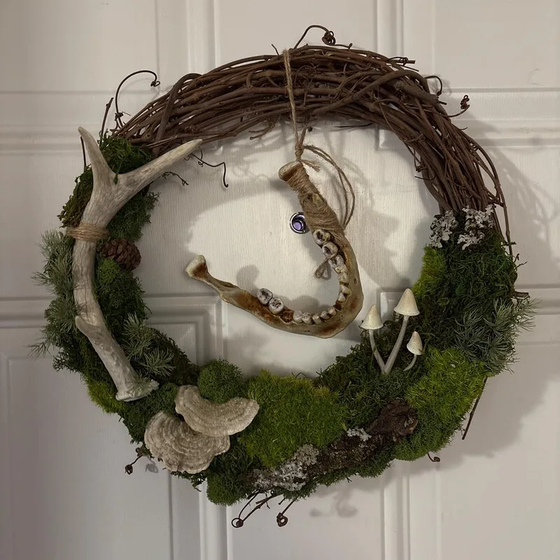 Creepy Bones Decor Ideas For A Halloween Look - Beautiful Ways to Use Skeletons in Your Halloween Decor