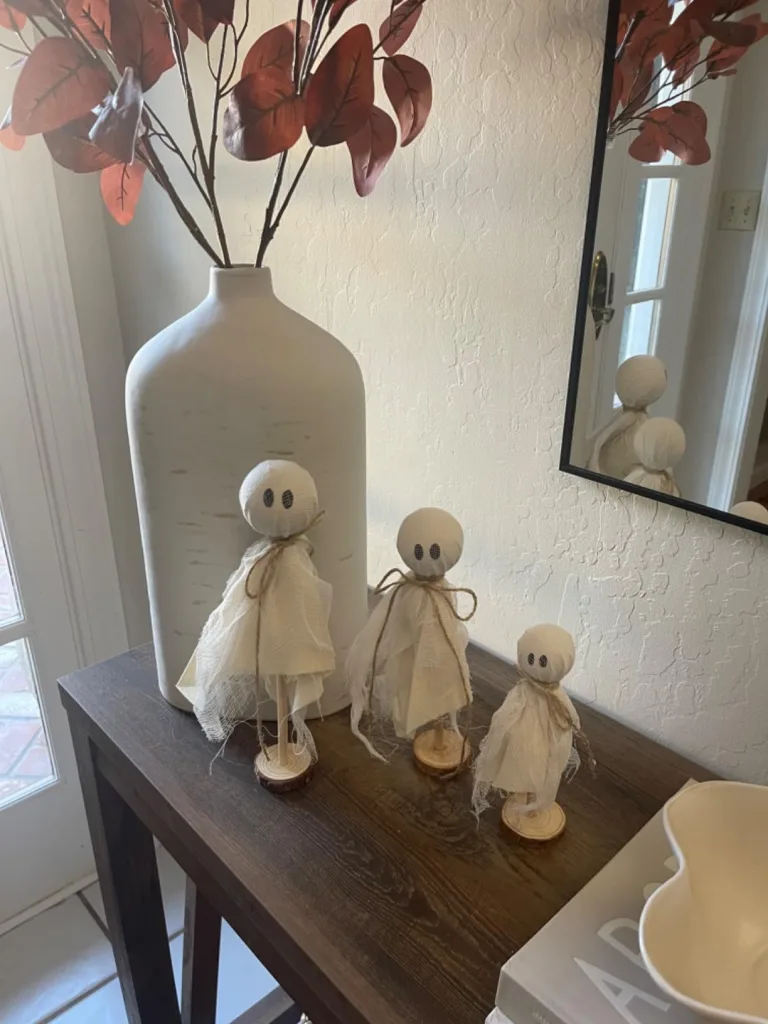 Cozy Neutral Halloween Styling Ideas - The Best Neutral Halloween Decor for a Sophisticated Spooky Home 