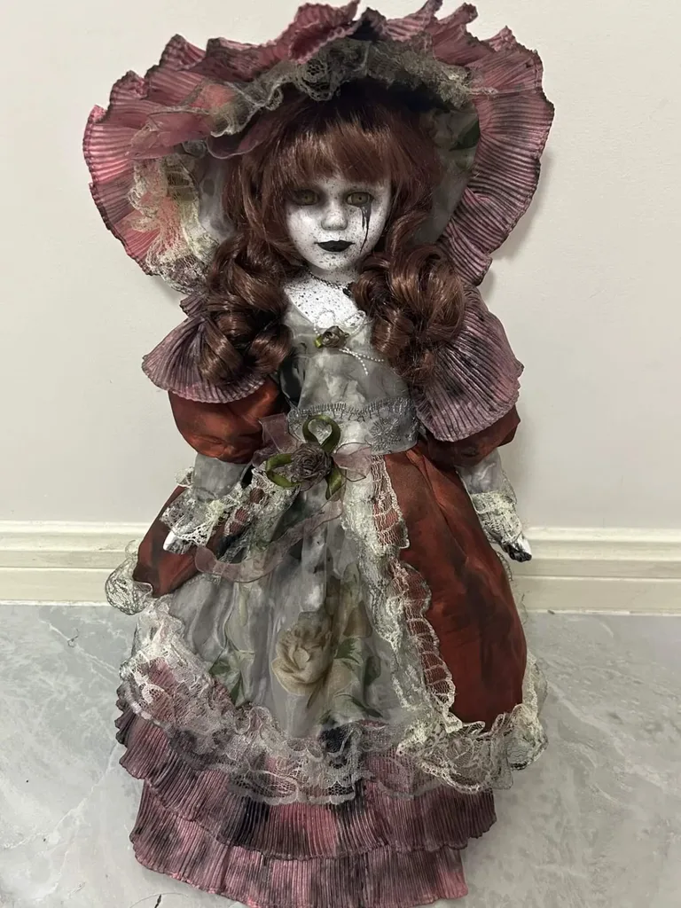 Creepy Halloween Doll Decorating Ideas To Try - Halloween Doll Decor Ideas That Are Creepy in the Best Way