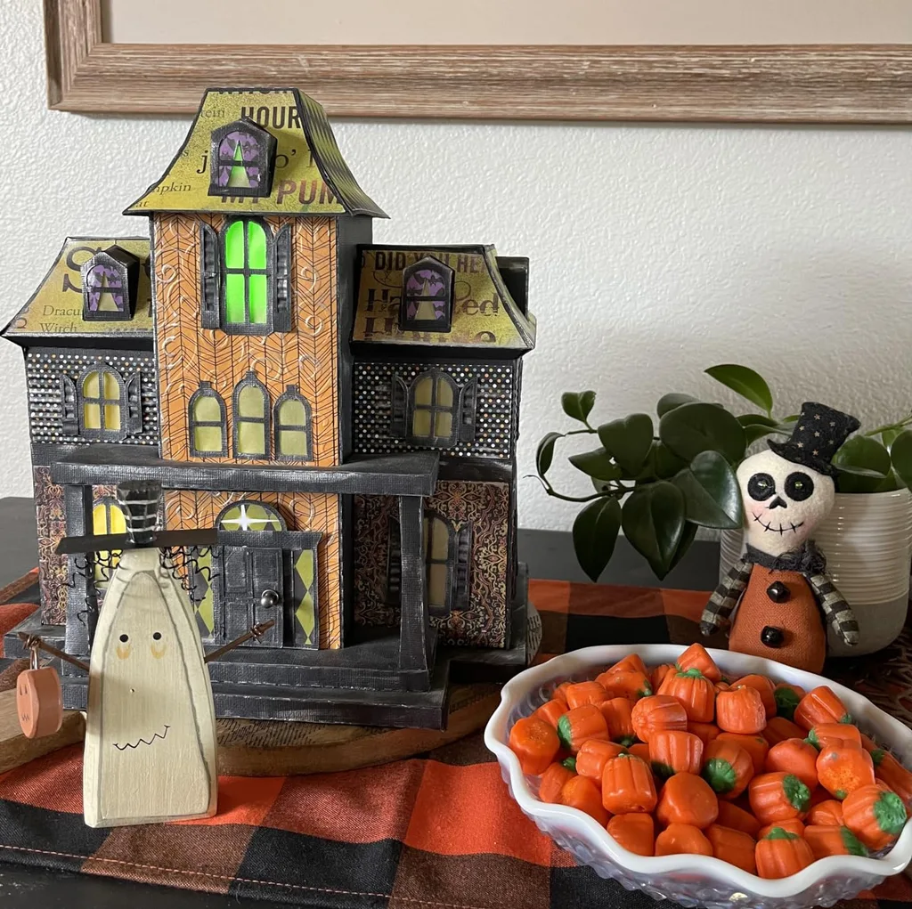 Amazon - Vintage Halloween Ghost Chunky Sitter