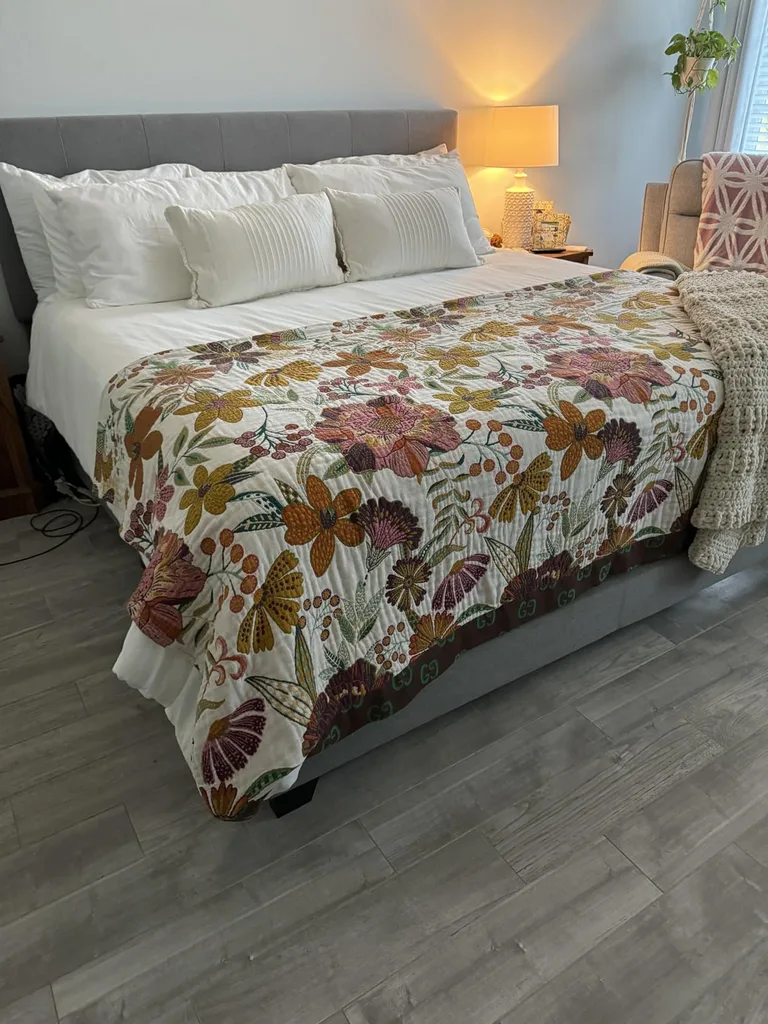 Rustic Fall Home Decor Ideas For A Warm And Cozy Space - How Designers Pick Fall Colors That Always Look Stunning, natural light in home,