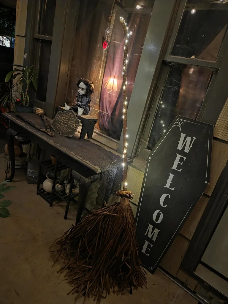 Simple Halloween Decor Ideas For A Beautiful Fall Setup - Halloween Decor Then and Now: Trends Shaping the Future